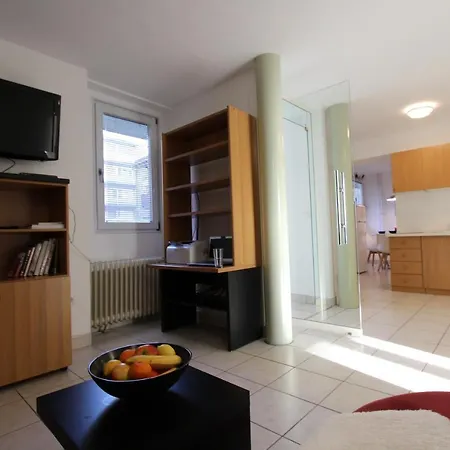 Center4br Apartment*** Nastanitev v družini