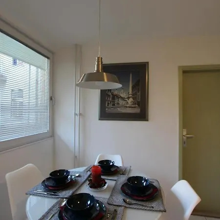 Center4br Apartment*** Проживание в семье