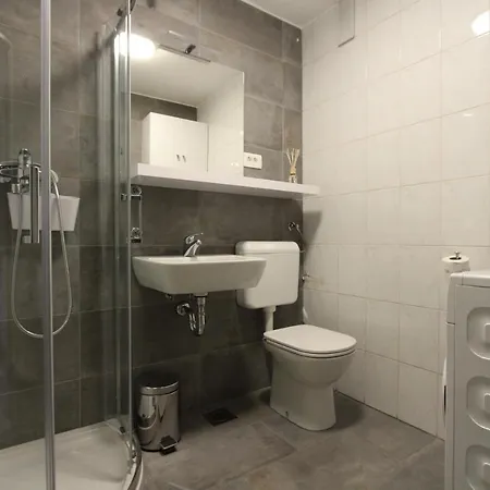 Center4br Apartment*** Проживание в семье